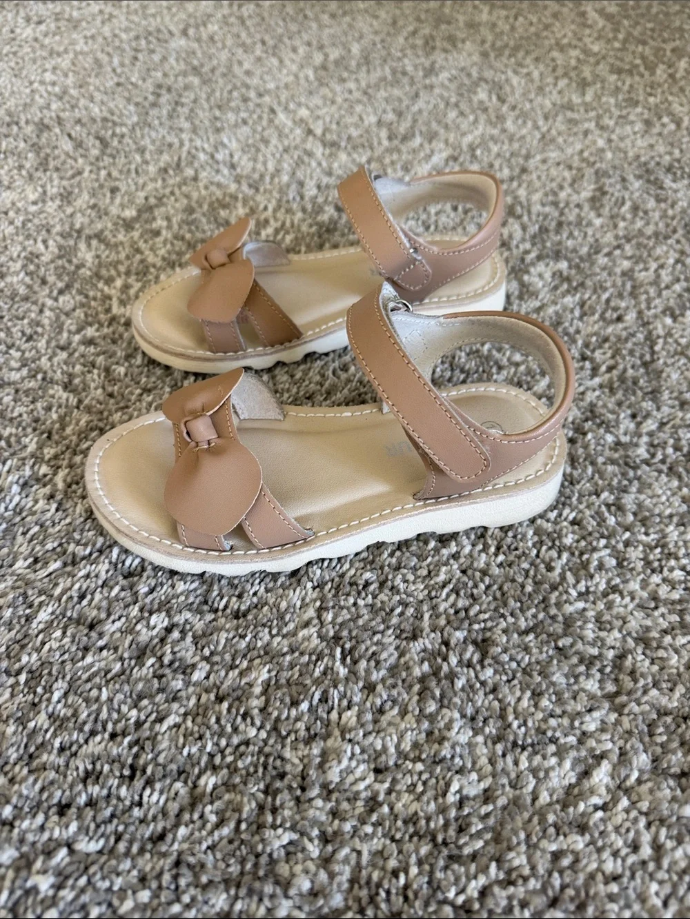 L'Amour Girls Tan Bow-Accent Sandals